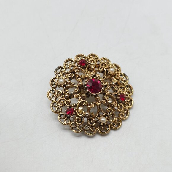 Vintage Gold Tone Brooch Red Rhinestones Faux Pearls 1.5 Inches Round - Picture 2 of 4